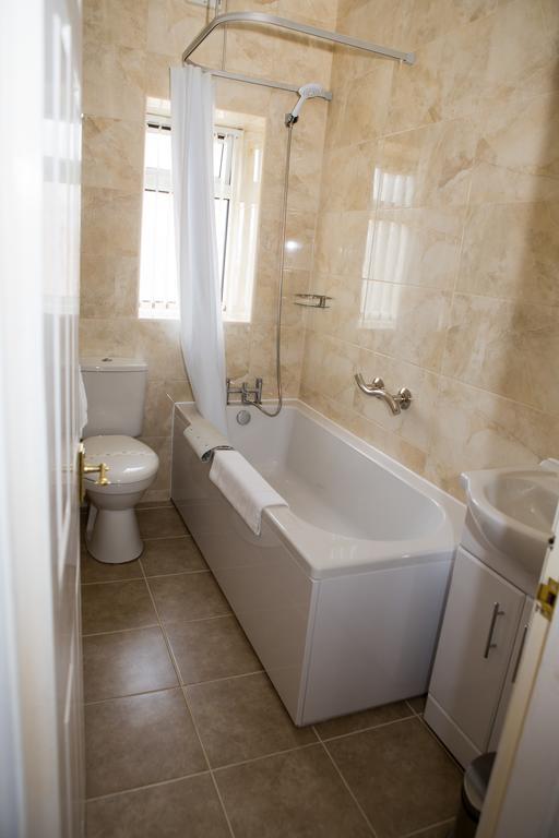 Oak House Bb Bed & Breakfast Oldham Bagian luar foto